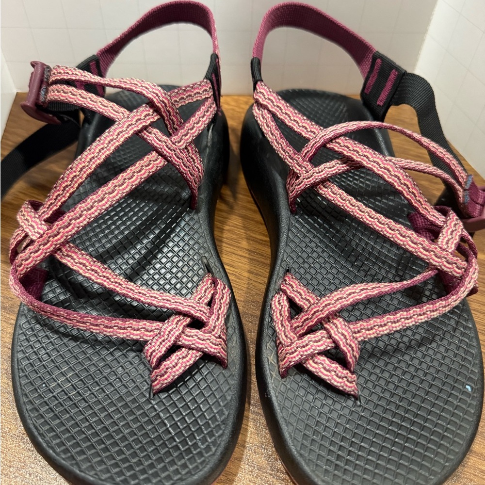 Chaco Chacos Womens Sandals Shoes Size 8 W8 Black Purple Strappy